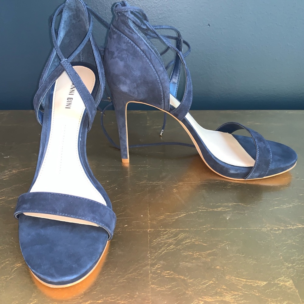 NWT Gianni Bini, the Daymey Ankle-Tie Dress Sandal